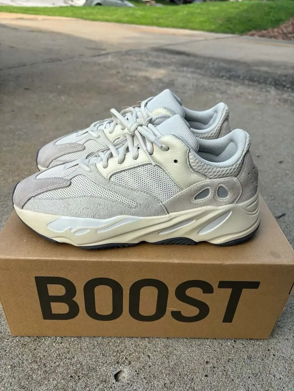 Adidas Yeezy Boost 700 ‘Analog’ [EG7596]. Size 9.5 men’s.